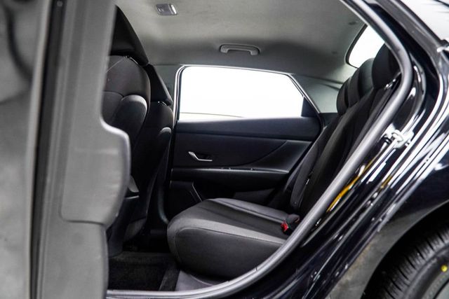 2022 Hyundai Elantra SEL IVT - 23040202 - 37