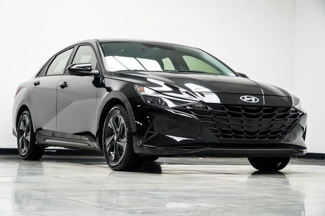 2022 Hyundai Elantra SEL IVT - 23040202 - 3