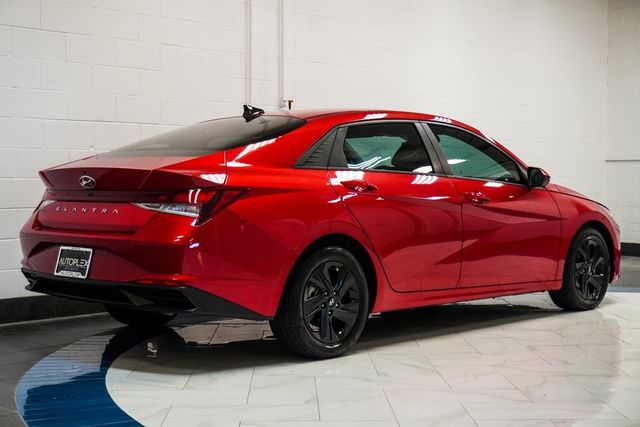 2022 Hyundai Elantra SEL IVT - 22935689 - 29