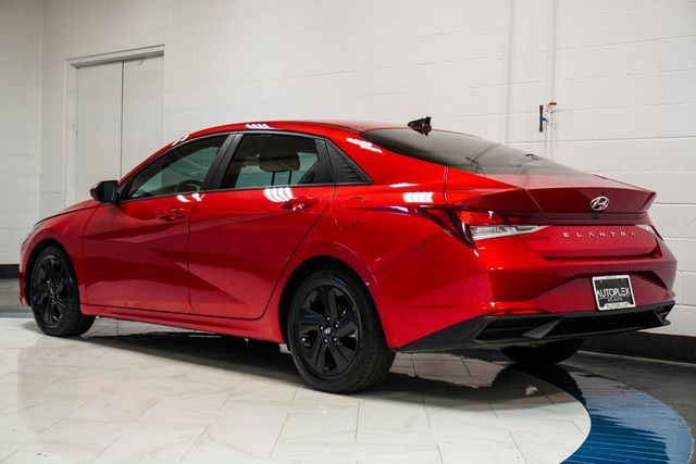 2022 Hyundai Elantra SEL IVT - 22935689 - 30