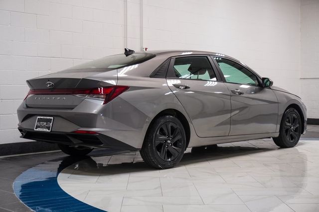 2022 Hyundai Elantra SEL IVT - 22974200 - 28