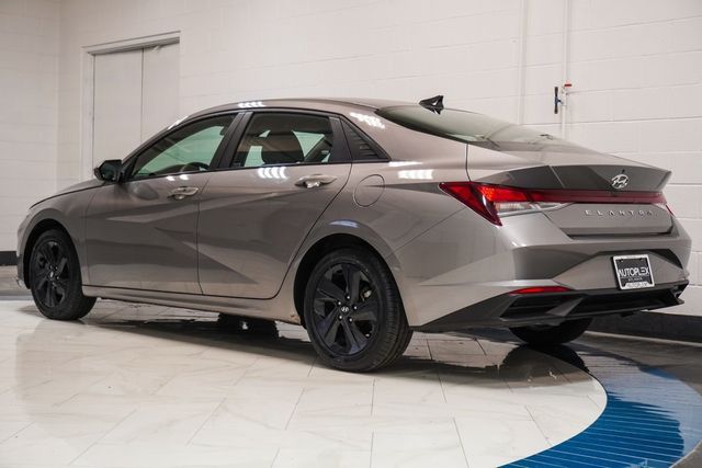 2022 Hyundai Elantra SEL IVT - 22974200 - 29