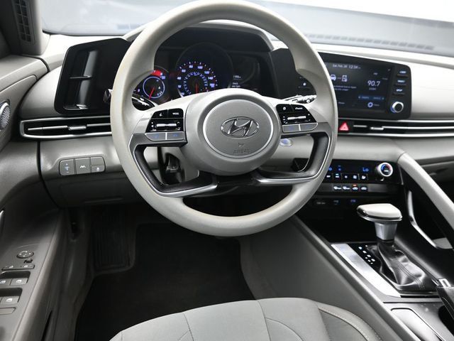 2022 Hyundai Elantra SEL IVT - 22978611 - 16