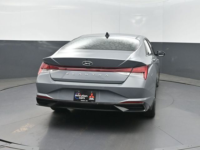 2022 Hyundai Elantra SEL IVT - 22998137 - 24