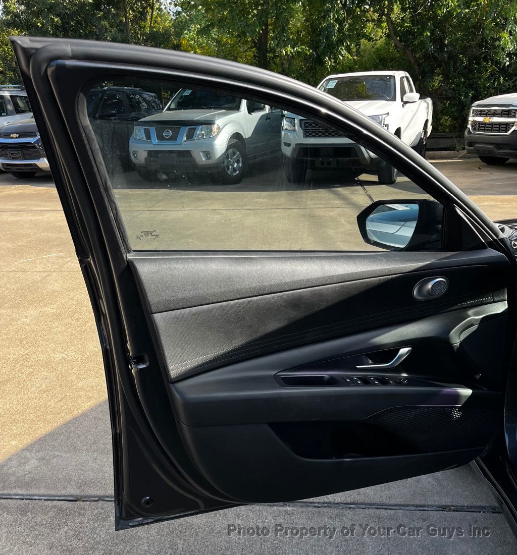 2022 Hyundai Elantra SEL IVT - 23097207 - 29