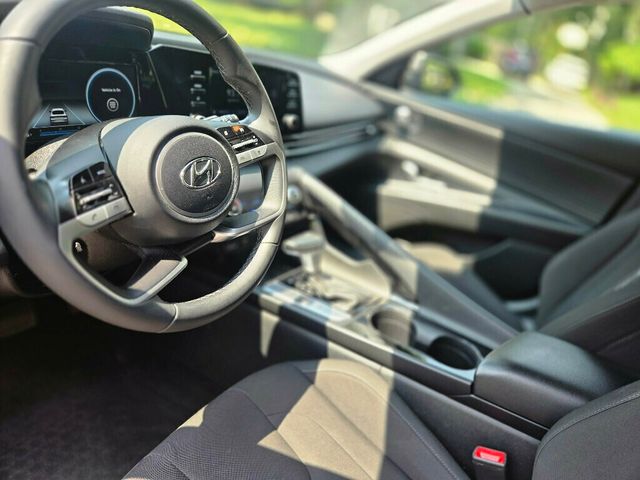 2022 Hyundai Elantra SEL IVT - 23045070 - 9