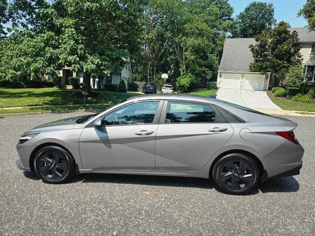 2022 Hyundai Elantra SEL IVT - 23045070 - 1