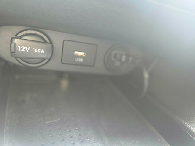 2022 Hyundai Elantra SEL IVT - 23045070 - 23