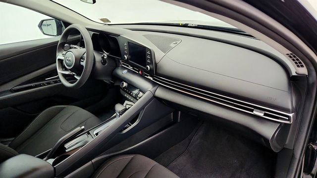 2022 Hyundai Elantra SEL IVT - 22967431 - 24