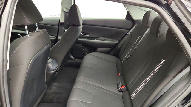 2022 Hyundai Elantra SEL IVT - 23086524 - 18