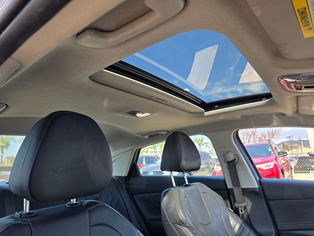 2022 Hyundai Elantra Hybrid Limited DCT - 22994875 - 9