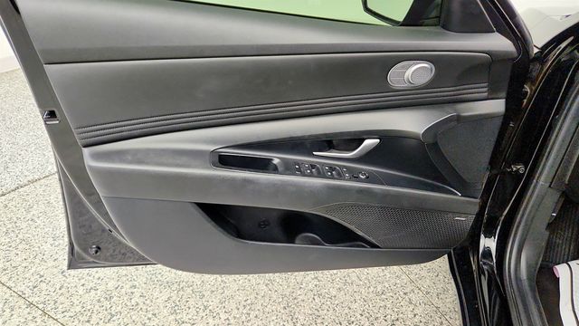 2022 Hyundai Elantra Hybrid Limited DCT - 23047981 - 10