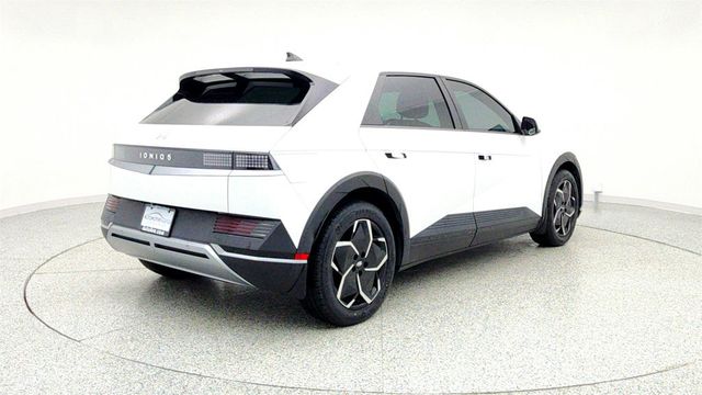 2022 Hyundai IONIQ 5 SE - 22962069 - 4