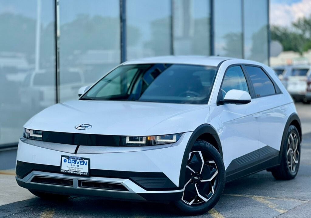 2022 Hyundai Ioniq 5 SEL photo 2