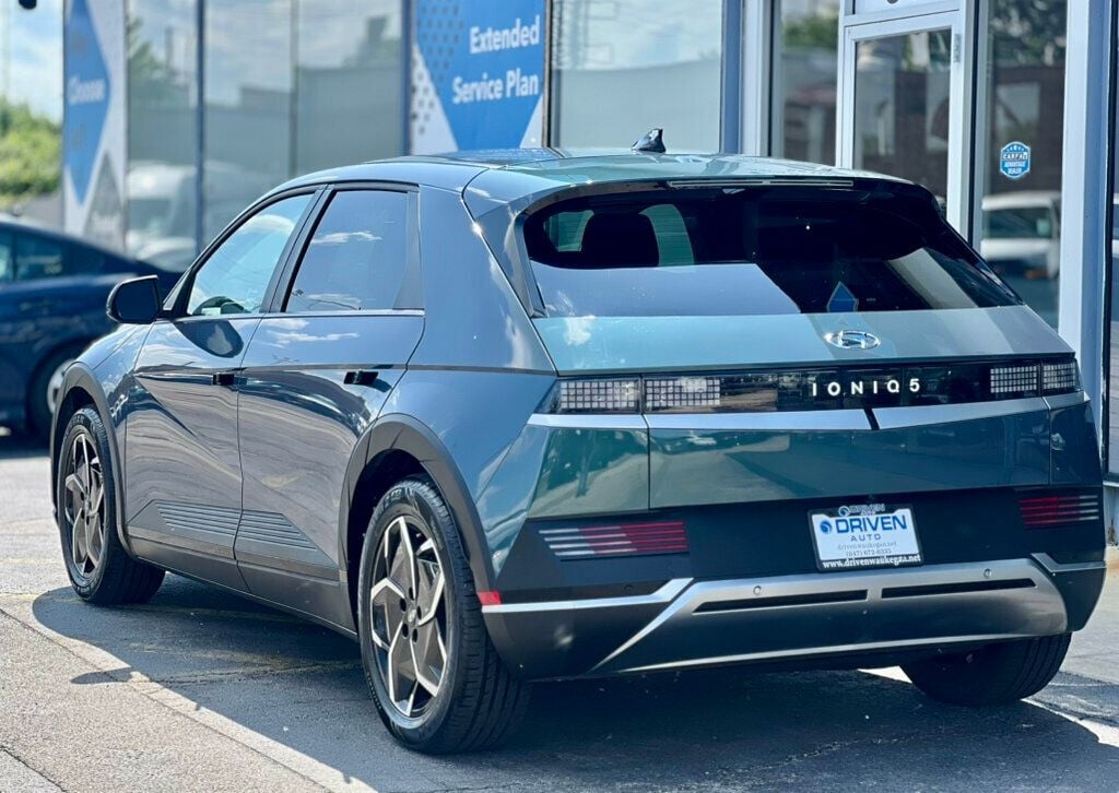 2022 Hyundai Ioniq 5 SE photo 4