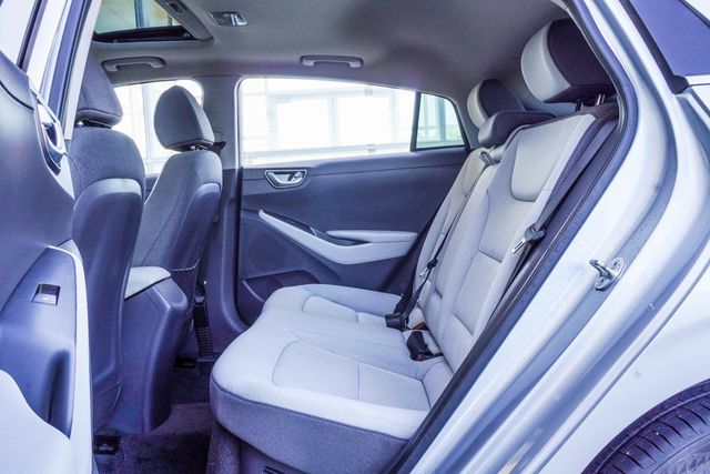 2022 Hyundai Ioniq Hybrid SEL Hatchback - 22933062 - 17