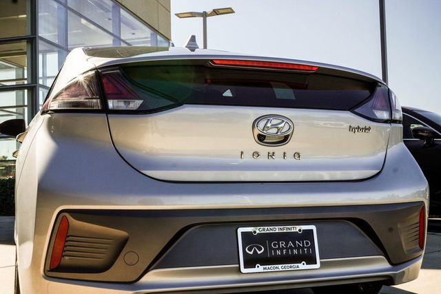 2022 Hyundai Ioniq Hybrid SEL Hatchback - 22999557 - 10