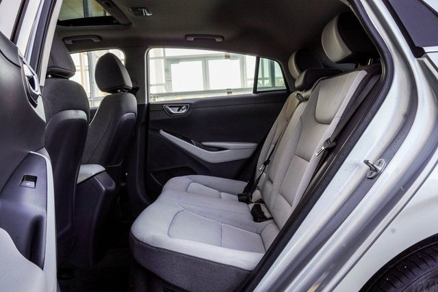 2022 Hyundai Ioniq Hybrid SEL Hatchback - 22999557 - 17