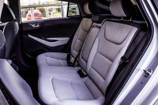 2022 Hyundai Ioniq Hybrid SEL Hatchback - 22999557 - 19