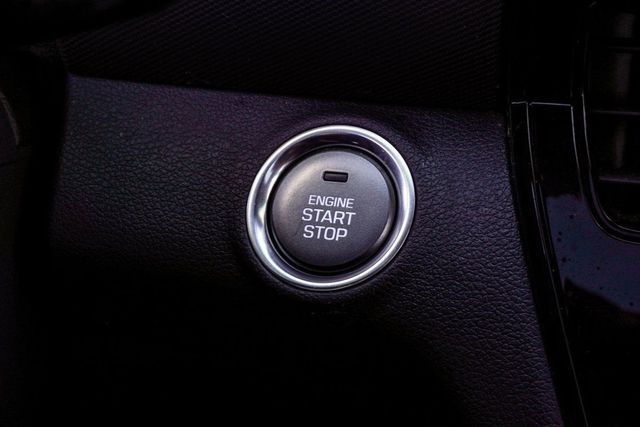 2022 Hyundai Ioniq Hybrid SEL Hatchback - 22999557 - 25