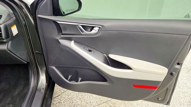 2022 Hyundai Ioniq Hybrid SEL Hatchback - 22990646 - 23