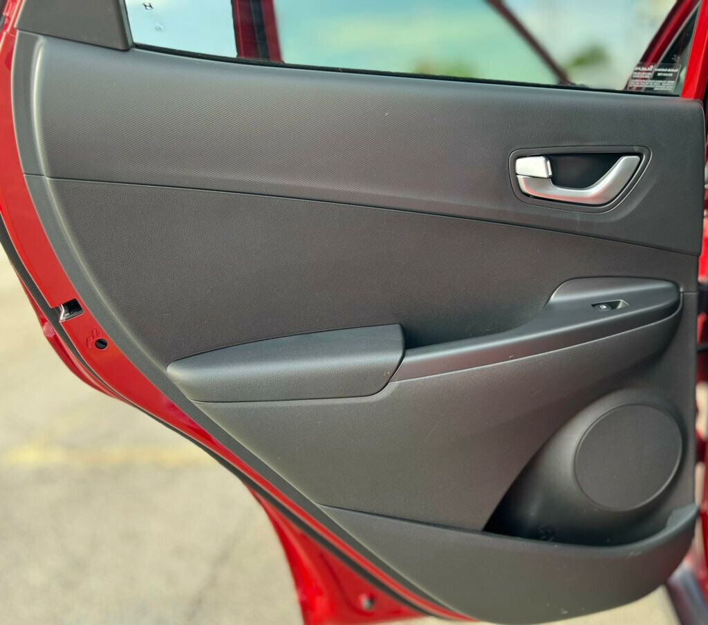 2022 Hyundai KONA SEL - 22899667 - 15