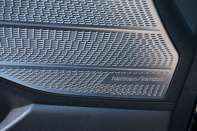 2022 Hyundai Palisade CALLIGRAPHY, SUPER LOW MILES, PANORAMA MOON ROOF, LEATHER - 22953196 - 35