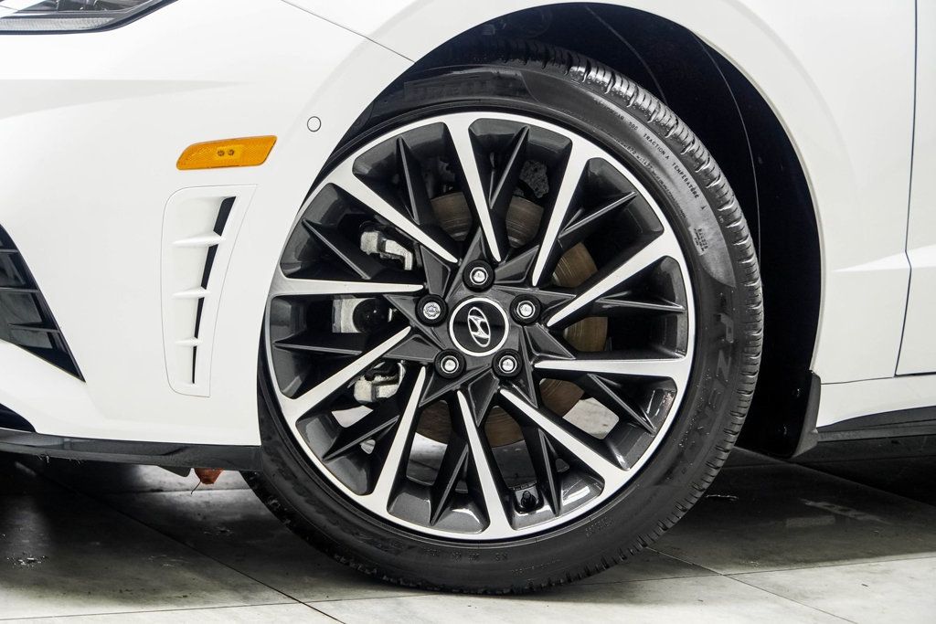 2022 Hyundai Sonata Limited photo 3