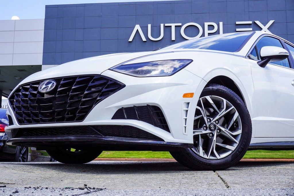 2022 Hyundai Sonata SEL photo 2