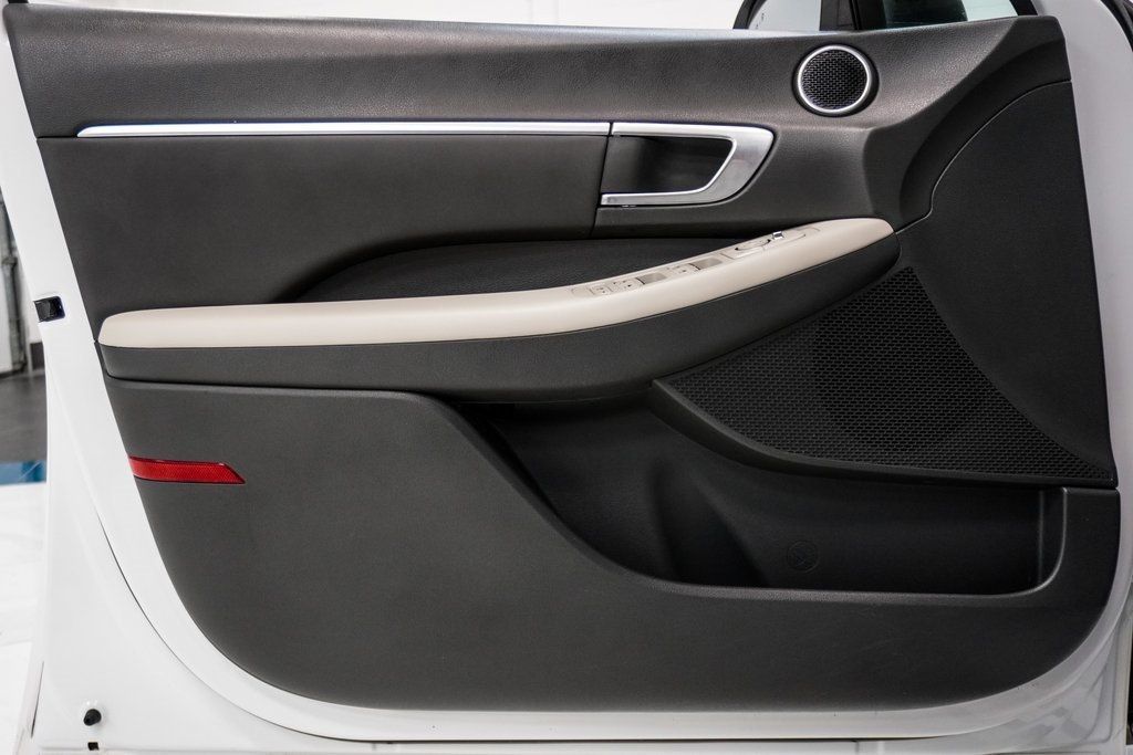 2022 Hyundai Sonata SEL photo 30