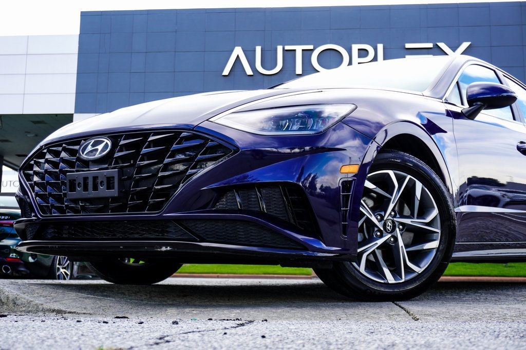2022 Hyundai Sonata SEL photo 2