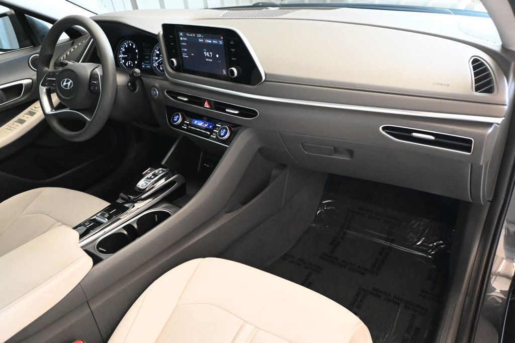 Hyundai Sonata photo 12