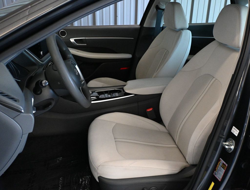 Hyundai Sonata photo 17