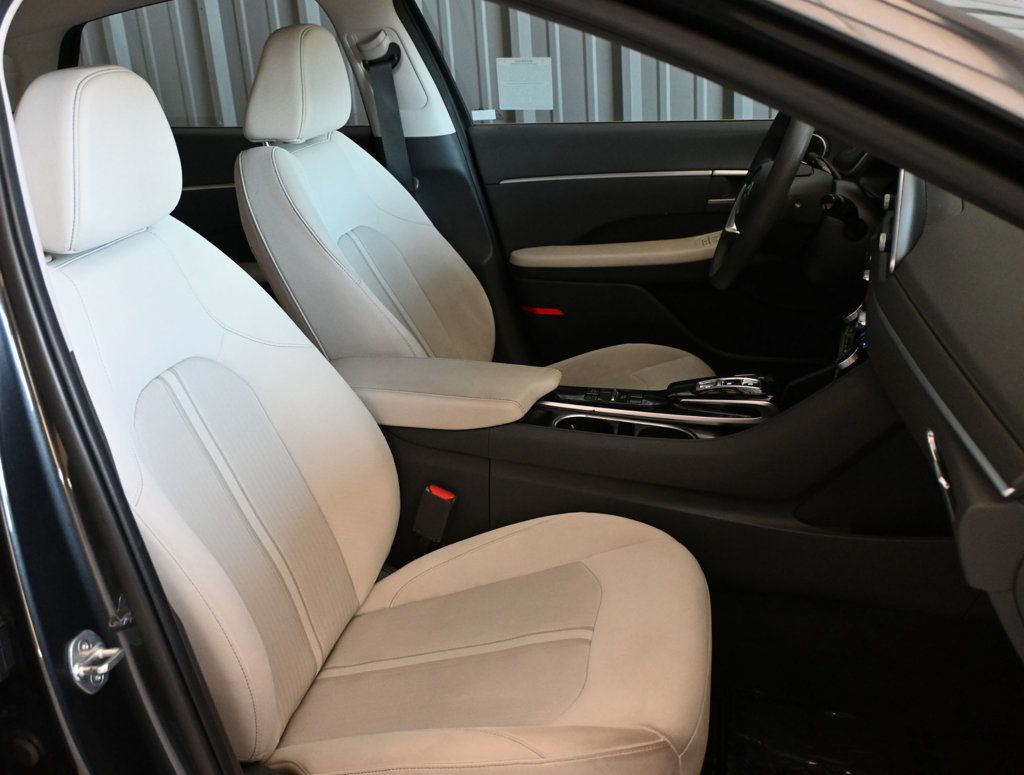 Hyundai Sonata photo 19