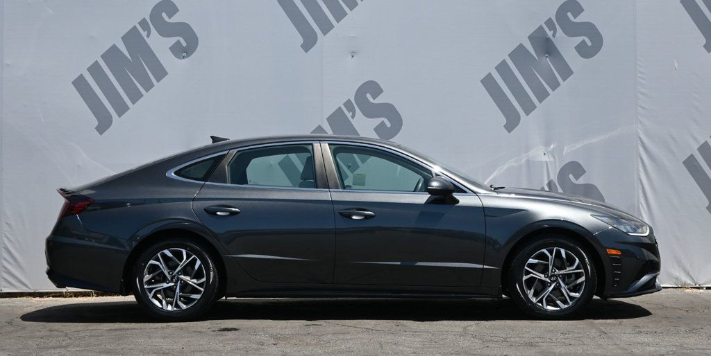 Hyundai Sonata photo 4