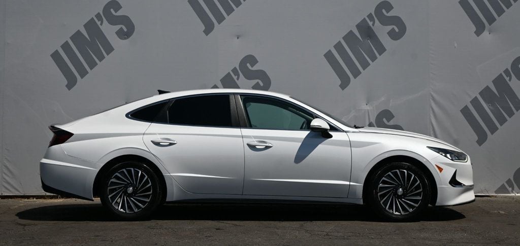 Hyundai Sonata photo 4