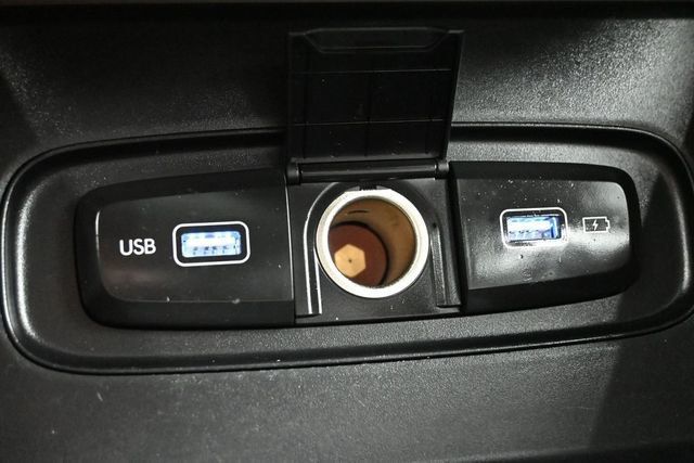 2022 Hyundai Venue SEL IVT - 23048621 - 26