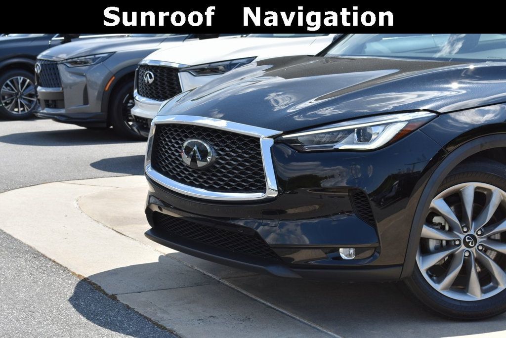 2022 Infiniti QX50 Essential photo 2