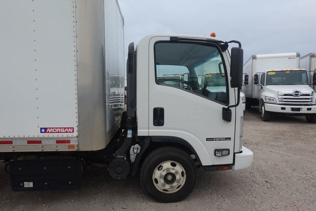 2022 Isuzu NPR HD (18ft Box with Lift Gate) - 22935971 - 9