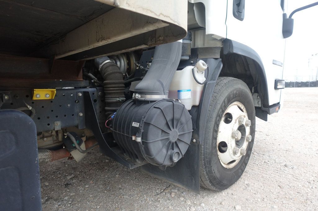 2022 Isuzu NPR HD (18ft Box with Lift Gate) - 22935971 - 11