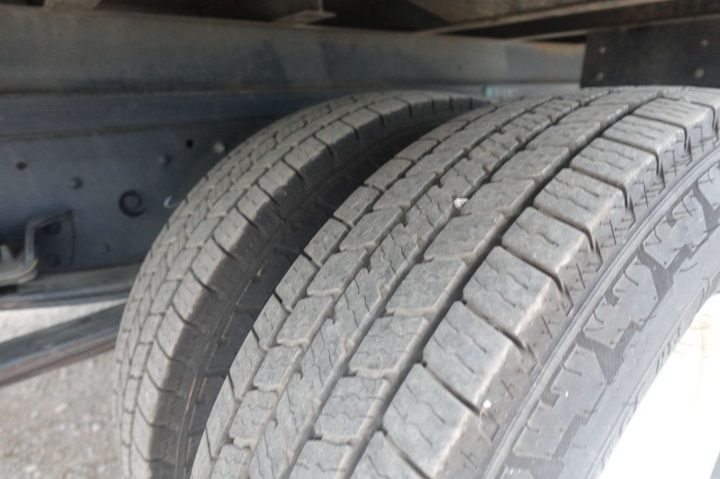 2022 Isuzu NPR HD (18ft Box with Lift Gate) - 22935971 - 25