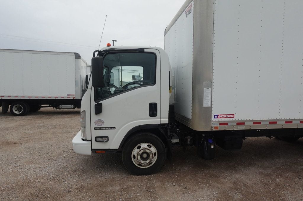 2022 Isuzu NPR HD (18ft Box with Lift Gate) - 22935971 - 3