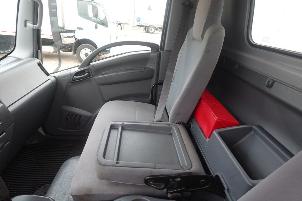 2022 Isuzu NPR HD (18ft Box with Lift Gate) - 22935971 - 39