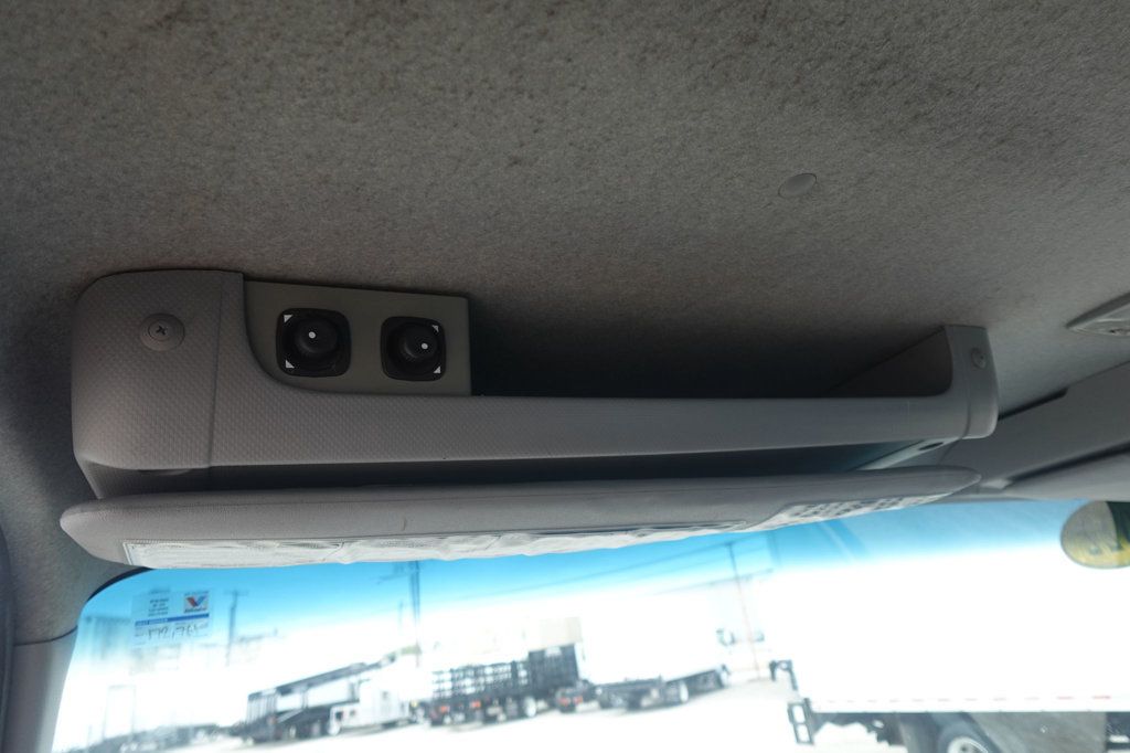 2022 Isuzu NPR HD (18ft Box with Lift Gate) - 22935971 - 45
