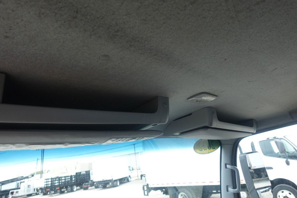 2022 Isuzu NPR HD (18ft Box with Lift Gate) - 22935971 - 46