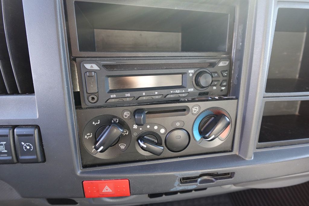 2022 Isuzu NPR HD (18ft Box w/ Lift Gate) - 22938146 - 40