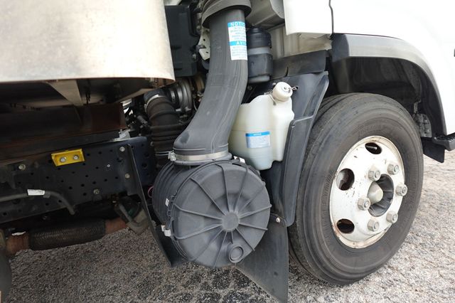 2022 Isuzu NPR HD (18ft Box w/ Lift Gate) - 22938163 - 12