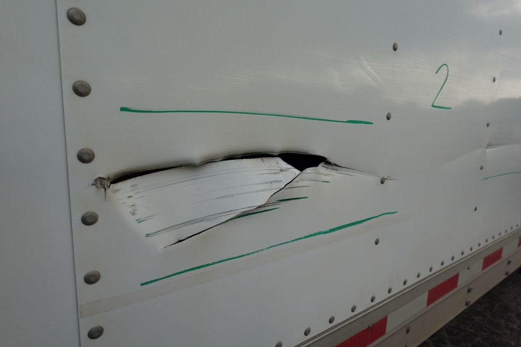 2022 Isuzu NPR HD (18ft Box w/ Lift Gate) - 22938163 - 16