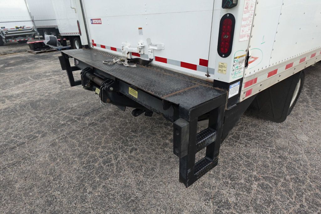 2022 Isuzu NPR HD (18ft Box w/ Lift Gate) - 22938163 - 19