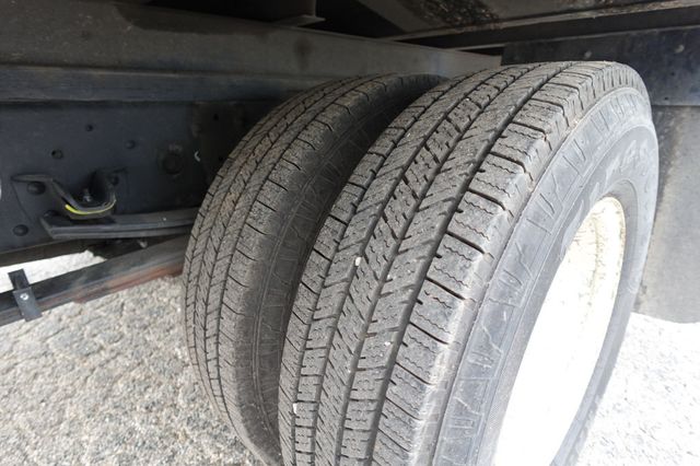 2022 Isuzu NPR HD (18ft Box w/ Lift Gate) - 22938163 - 32